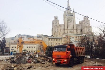 В мэрии Москвы пообещали заменить «самострои-бомжатники» клумбами и палисадниками