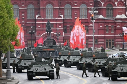 Политолог МГУ объяснил отказ Зеленского от перемирия в дни празднования 80-летия Победы