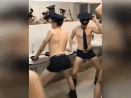 Ульяновский губернатор призвал курсантов извиниться за видео с танцами