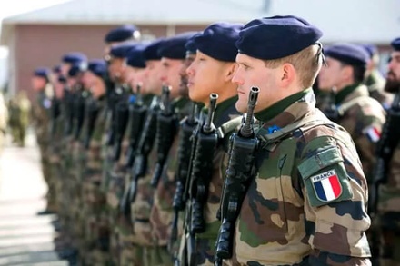 Политолог допустил возможность присутствия французских войск на Украине