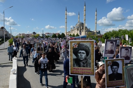 В Чечне не увидели противоречий между нормами ислама и проведением «Бессмертного полка»