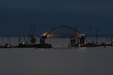 Строители приступили к транспортировке автодорожной арки Крымского моста