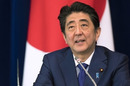 Премьер-министр Японии пообещал решить территориальный спор с Россией