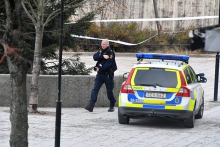 Полиция подтвердила, что причиной взрыва в Стокгольме могла стать старая граната