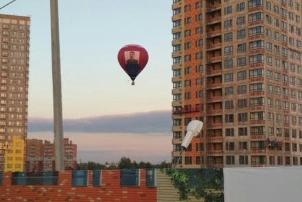 Над Калугой пролетел воздушный шар с портретом Сталина