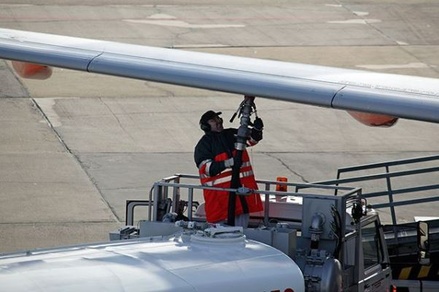 Минтранс отверг претензии авиаперевозчиков о проблемах с контролем качества топлива