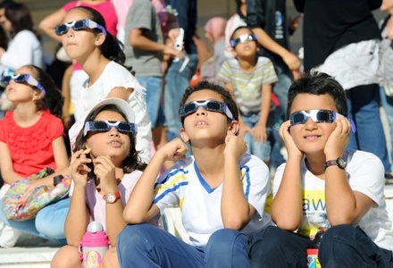 Американские школы готовятся к наблюдению за солнечным затмением