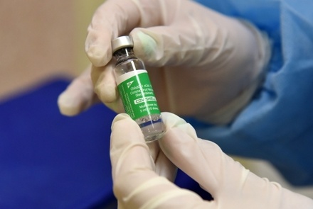 Минздрав Канады поместил на вакцину AstraZeneca предупреждение о тромбозах