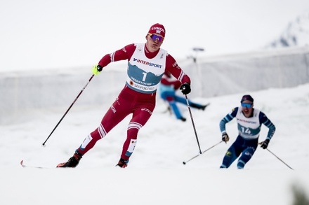 Александр Большунов выиграл бронзу на чемпионате мира по лыжным гонкам