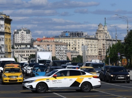 Федерация мигрантов: в Москве рынок такси сократился на 80% на пике эпидемии коронавируса