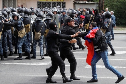 Свыше 20 задержанных в Армении проходят по уголовному делу о массовых беспорядках