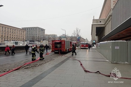 Площадь пожара в Театре сатиры в Москве выросла до 250 кв. метров