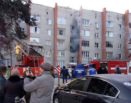 Очевидцы сообщили о сильном пожаре в подмосковном Раменском