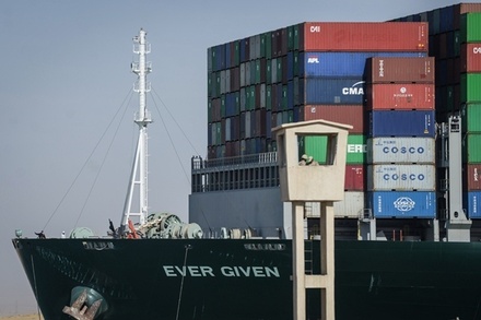 Египет потребует компенсацию от владельцев контейнеровоза Ever Given