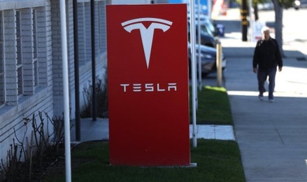 Tesla  отзывает свыше 120 тысяч автомобилей из-за ржавчины болтов гидроусилителя