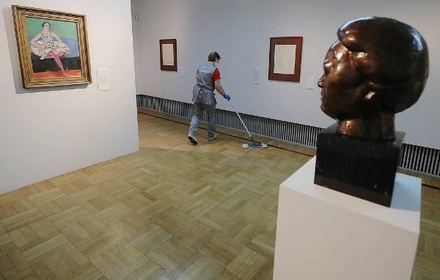 Стоимость маски и перчаток включили в цену билетов в московские музеи