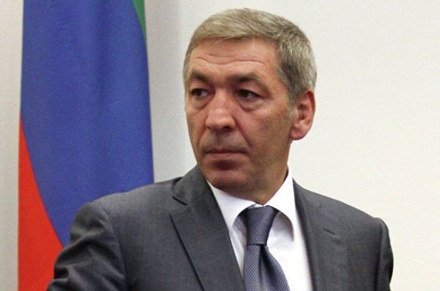 Врио премьера Дагестана предъявлено обвинение по двум эпизодам мошенничества