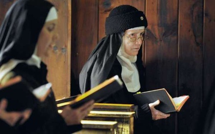 Три монахини в Риме три дня просидели в лифте