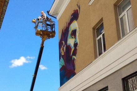 В Казани к приезду Лионеля Месси появилось граффити с его изображением