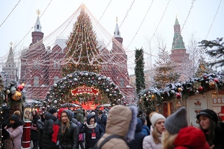 В Москве начинается демонтаж новогодних украшений