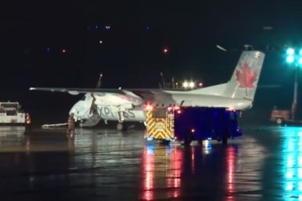 Бензовоз врезался в самолёт в аэропорту Торонто