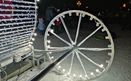 Жителей Челябинска попросили не красть лампочки из новогодних фигур