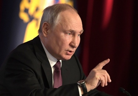 Путин: РФ будет вынуждена реагировать на поставки Киеву снарядов с обеднённым ураном