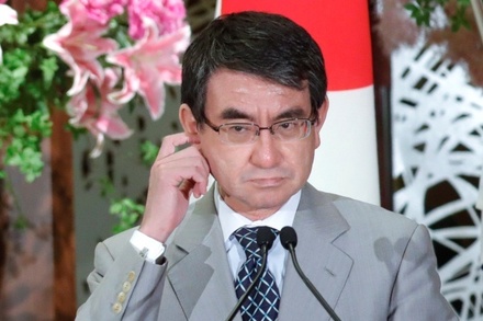 Министр обороны Японии извинился за шутку о тайфунах