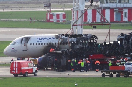 В СКР назвали причину смерти пассажиров сгоревшего в Шереметьеве SSJ-100