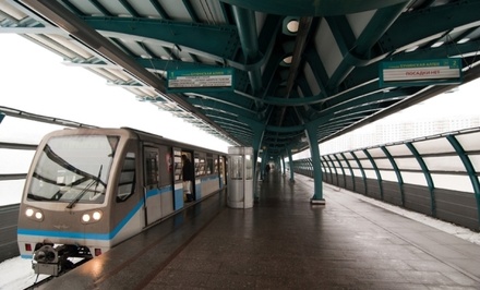 Столичная полиция проверяет вагон метро из-за бесхозного пакета
