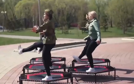 Омский батутный центр извинился за ролик с танцами возле мемориала Победы