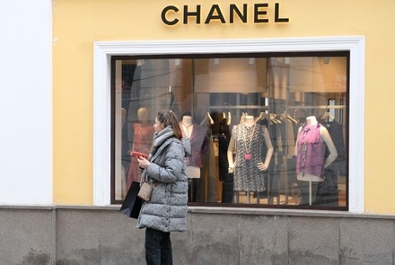 Ассоциация текстильщиков России об уходе Chanel из РФ: «Свято место пусто не бывает»