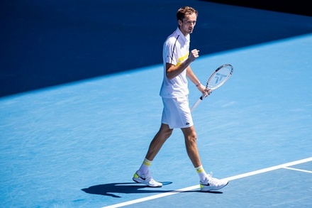 Даниил Медведев вышел в полуфинал теннисного турнира в Марселе