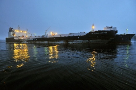 Россия нарастила продажу нефти перед вступлением в силу запрета на торговлю