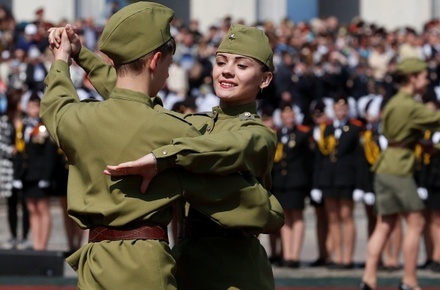 В Москве прошла репетиция танцевального флешмоба «Вальс Победы»