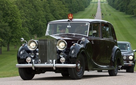 В Великобритании выставили на торги Rolls-Royce Елизаветы II