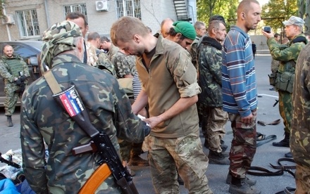 Киев и ополченцы обменялись военнопленными в формате «12 на 12»