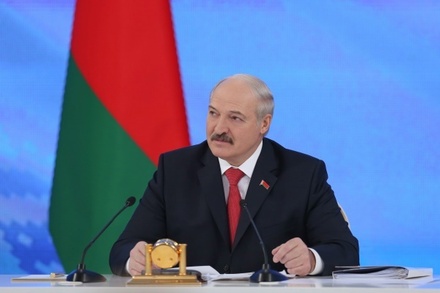 Эксперт назвал заявления Лукашенко политическими вбросами перед переговорами с Путиным
