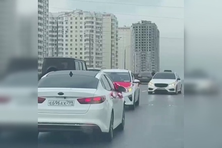 В Москве несколько автомобилей перекрыли движение на Варшавском шоссе 