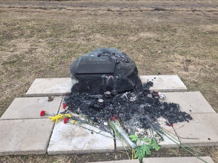 В Новой Москве сгорел стихийный мемориал жертвам теракта в «Крокусе»