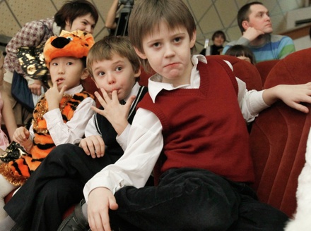 Власти Москвы объявили порядок проведения новогодних праздников в школах