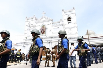 Глава полиции Шри-Ланки ушёл в отставку после терактов