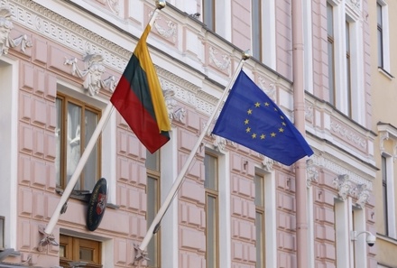 Литва запретила военным и чиновникам частные поездки в РФ, Белоруссию и Китай