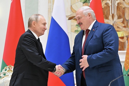 СМИ узнали, чем Александр Лукашенко угощал Владимира Путина во время госвизита