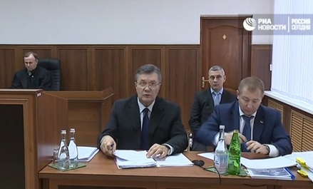 Янукович прибыл в ростовский суд давать показания по делу о беспорядках на Майдане
