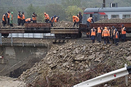 В Краснодарском крае из-за наводнения отменены более 80 поездов