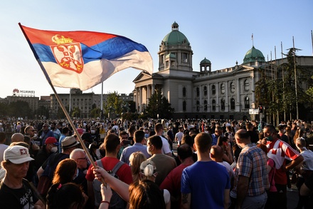 Политолог МГИМО: ЕС настраивает сербскую молодёжь против России