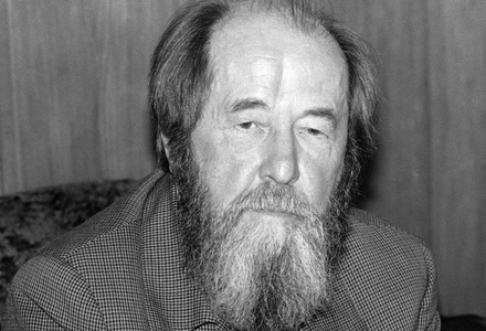 Автор памятника Калашникову поборется за право создать монумент Солженицыну