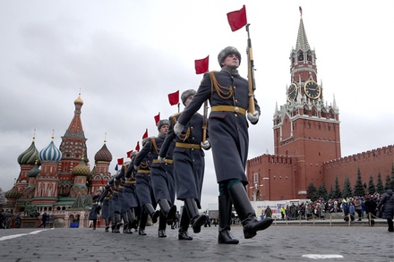 Власти Москвы отменили марш в честь парада на Красной площади 7 ноября 1941 года