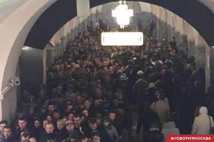 Шесть станций «красной» ветки московского метро сегодня закрыты